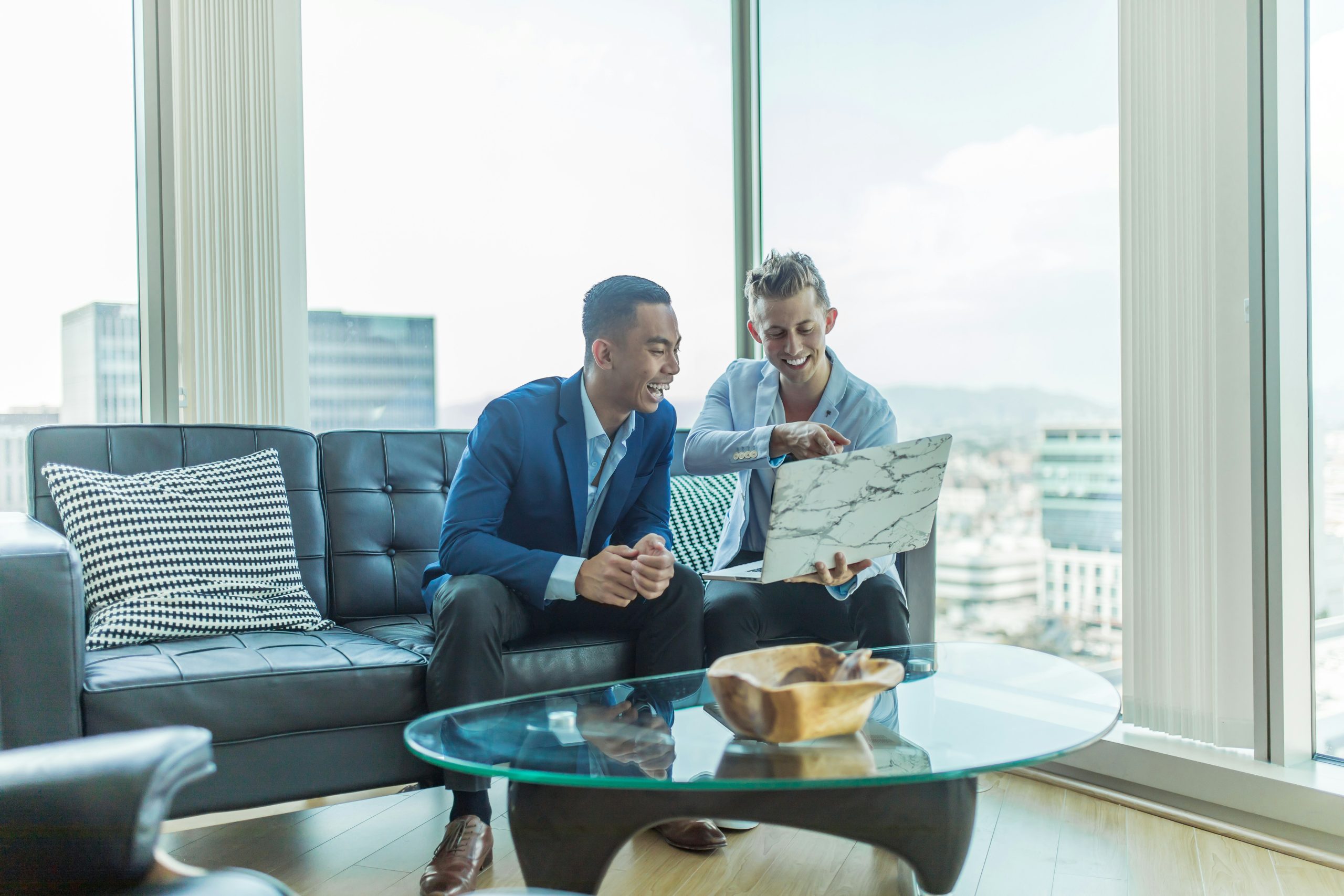 découvrez les stratégies marketing clés pour atteindre vos objectifs commerciaux grâce à notre formation en marketing stratégique.