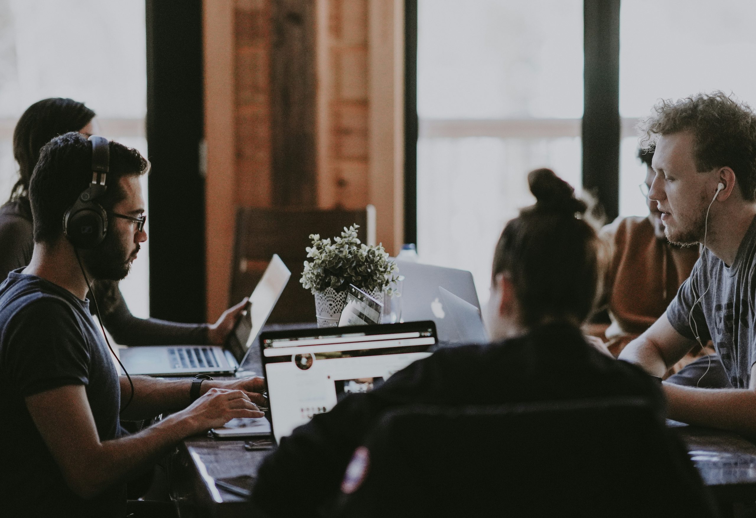développez vos compétences en leadership d'équipe avec nos formations et conseils pour gérer efficacement une équipe.